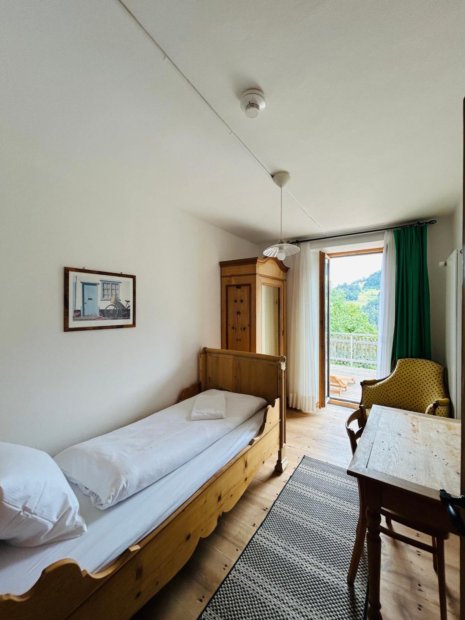 Gasthaus Roessli Versam Esterno foto