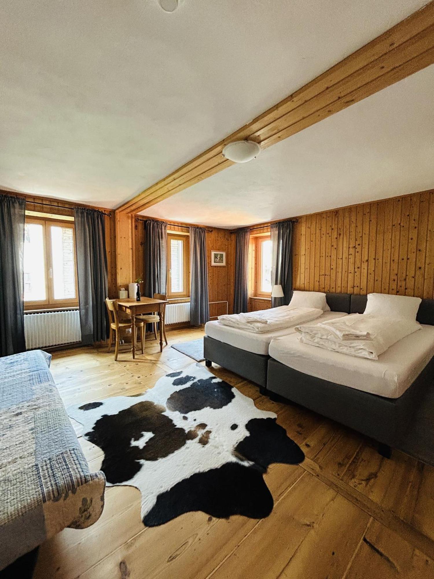 Gasthaus Roessli Versam Esterno foto
